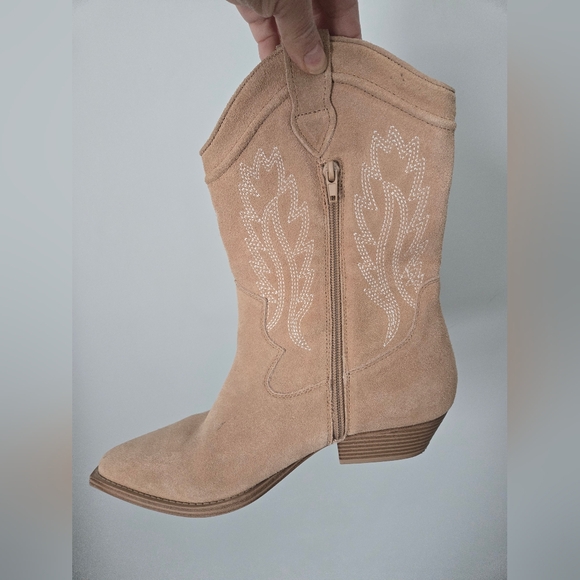 CROWN VINTAGE Tan Suede Western style boots - Picture 4 of 16